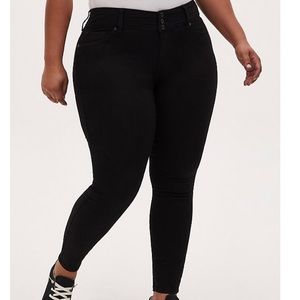 Torrid Super Stretch Black Jeggings